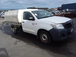 TOYOTA HILUX 2.7 LITRE AUTOMATIC PETROL WRECKING