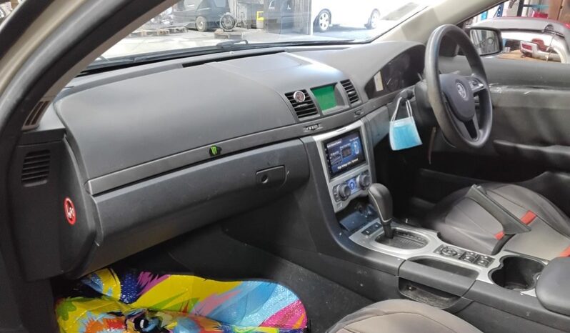 Wrecking 2009 Holden VE Commodore Omega 3.6L Auto Gas Sedan | Stock No. W2100 full