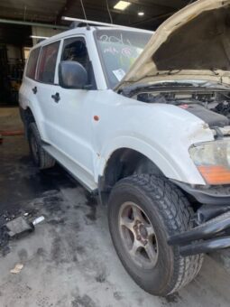 DRY CREEK WRECKERS: 5/2000 MITSUBISHI PAJERO NM GLX 3.5LTR V6 6G74 AUTO PETROL WHITE 4WD full