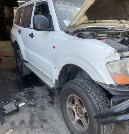 DRY CREEK WRECKERS: 5/2000 MITSUBISHI PAJERO NM GLX 3.5LTR V6 6G74 AUTO PETROL WHITE 4WD full