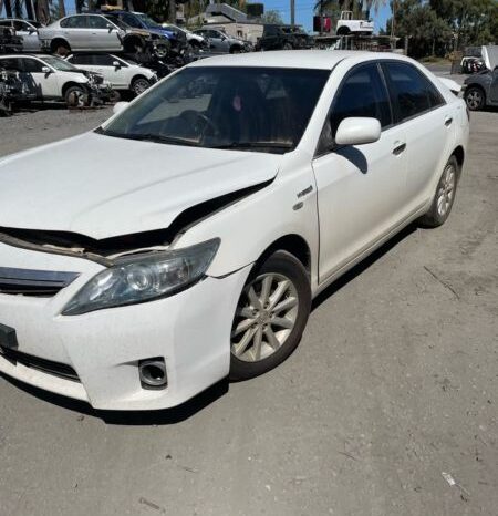 DRY CREEK WRECKERS-3/2010 TOYOTA CAMRY HYBRID AHV40 AUTO CVT 2.4LTR SEDAN WHITE full
