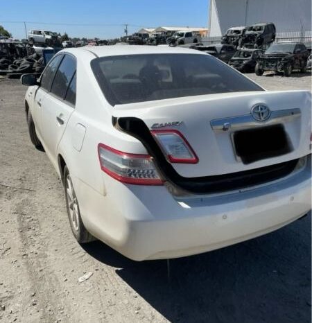 DRY CREEK WRECKERS-3/2010 TOYOTA CAMRY HYBRID AHV40 AUTO CVT 2.4LTR SEDAN WHITE full