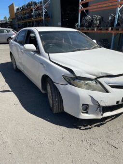 DRY CREEK WRECKERS-3/2010 TOYOTA CAMRY HYBRID AHV40 AUTO CVT 2.4LTR SEDAN WHITE full