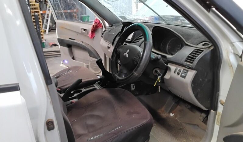 Wrecking 2013 Mitsubishi Triton MN 4×4 GLX 2.5L Manual Diesel Utility | Stock No. W2204 full