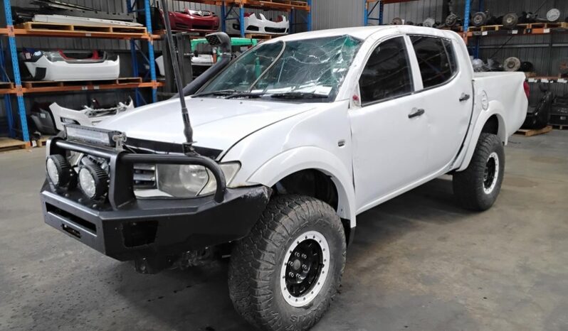 Wrecking 2013 Mitsubishi Triton MN 4×4 GLX 2.5L Manual Diesel Utility | Stock No. W2204 full