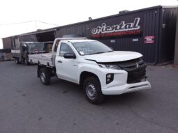 MITSUBISHI TRITON 2.4 LITRE PETROL MANUAL WRECKING