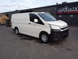 TOYA HIACE 2.8 LITRE DIESEL AUTOMATIC WRECKING