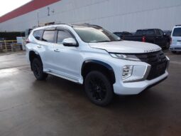 MITSUBISHI PAJERO 2.4 LITRE DIESEL AUTOMATIC WRECKING